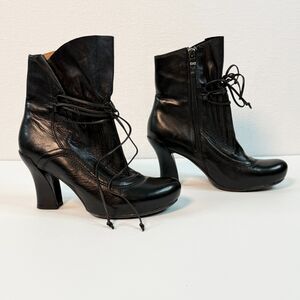 Earthies | Eleganza | Black Silky Leather Witchy Goth Booties | Sz 7.5B